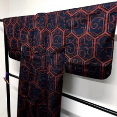 小紋　紬　唐草模様　亀甲模様　ネイビーカラー　着物　012tz