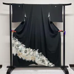 黒留袖　金彩　五つ紋　比翼付き　桔梗　萩　菊花　撫子　着物　012tz