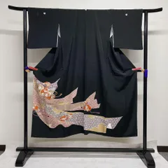 黒留袖　刺繍　金糸　玉手箱　青海波　七宝　花　五つ紋　比翼付き　着物　012tz
