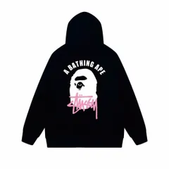 A BATHING APE×STUSSYコラボレーションパーカー 黒の背後サルの頭にピンクのスツーシーグラフィックパーカー
