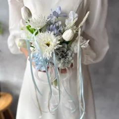白ガーベラ×水色×リボンクラッチブーケ☆ブートニア