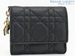 【美品】クリスチャン ディオール　Christian Dior　LADY DIOR　レディディオール　カナージュ　ロータスウォレット　三つ折り財布　コンパクト財布　チャーム付き　ブラック　ラムスキン　S0181ONMJ_M900