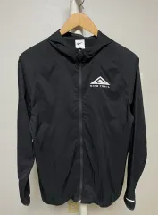 ナイキ トレイル 軽量ウィンドブレーカー ジャケット (実寸 100)