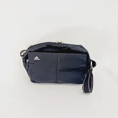 アディダス adidas バッグ ショルダーバッグ ロゴ 刺繍 ブラック 黒 