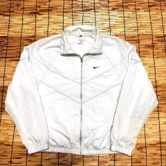ナイキ 白 新モデル ウィンドランナー ウィンドブレーカー L