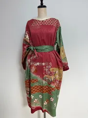 正絹着物リメイク　蝶　エンジ✖️グリーン　ゆったりサイズ