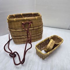 ほぼ未使用 華道具 染竹 友禅花籠 加茂川籠 白竹 一輪挿し 花籠 2点 元箱 ほぼ未使用 華道具 染竹 友禅花籠 加茂川籠 白竹 一輪挿し 花籠 2点 元