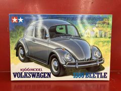 絶版】1/20プラモデル バンダイ フォルクスワーゲン 1303Sビートル VW