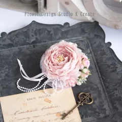 ペールピンクのラナンキュラスのコサージュ　卒業式　入学式　卒園式　入園式　フォーマル　謝恩会　ピンク　ママコーデ　謝恩会　結婚式　薔薇