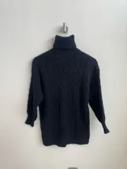 ブラック 8分 ケーブル編み タートルネック ニット