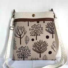 大きなスマホポシェット サコッシュ  北欧森  ショルダーストラップ付き