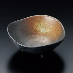 黒備前吹き三ッ山三つ足４.０鉢