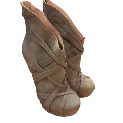   Alejandro Ingelmo（アレハンドロ・インゲルモ）ショートブーツ スエード レザー 後ジップ グレー【MN28】