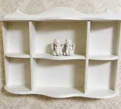 ハンドメイド ホワイト木製3段シェルフ ローラアシュレイ壁紙