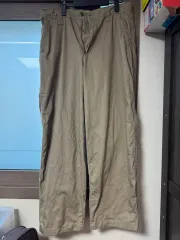 32 UNIQLO U チノパンツ ベージュ 出品