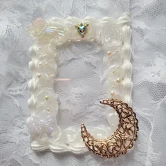 ホイップデコ　トレカケース　白✖️月