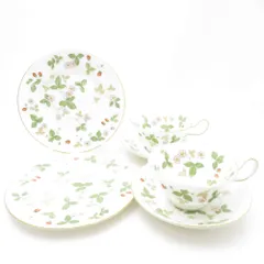 WEDGWOOD ウェッジウッド ワイルドストロベリー ティーカップ＆ソーサー 中皿 4点 セット 17cmプレート ピオニー SO3778J1 