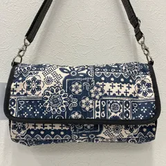 9522　LeSportsac　レスポートサック　ショルダーバッグ　クラッチバッグ　バンダナ柄　レディース　軽量　カジュアル　シンプル　小さめ　ミニ　ブルー　青　花柄　デニム風