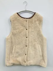 ベスト ベージュ