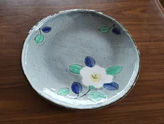 Uﾒ392【自宅保管品】メーカー不明　花柄　中皿/グレー/灰色/直径22cm/食器/平皿プレート/陶器/陶芸/