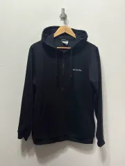 コロンビア ブラック ジップアップフーディー 100