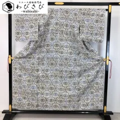 単衣 小紋 型染 六芒星に花唐草模様 胡粉色 縮緬 K-4808