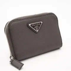 ★3日以内返品可★ 美品 PRADA プラダ サフィアーノレザー サフィアーノトライアングル コインケース 2MM003 コインケース グレージュ サフィアーノ メンズ