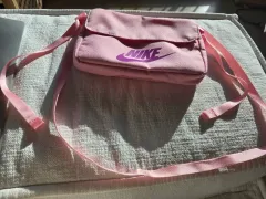 ナイキ ミニクロスバッグ