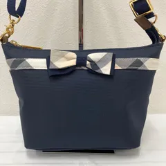 9751　BLUE LABEL CRESTBRIDGE　 ブルーレーベルクレストブリッジ　 ショルダーバッグ　斜めがけ　 紐調節可能　ネイビー系　紺　 リボン　チェック　ナイロン　 ミニバッグ　レディース