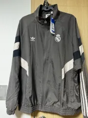 アディダス レアルマドリード ウィンドブレーカー