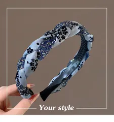 お花　キラキラリボン　三つ編み　可愛いおしゃれなカチューシャ