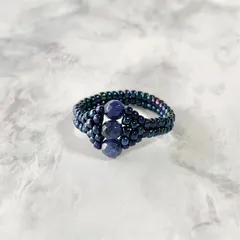 【17号】天然石 ソーダライト 32面カット ハンドメイド ビーズリング 指輪 ネイビー 紺 クール パワーストーン ビーズステッチ No.2127
