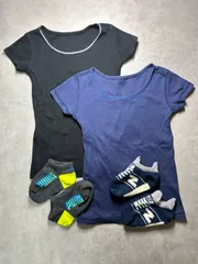 ユニクロ ベビー 肌着 100 半袖 Tシャツ 黒 紺 2枚 & プーマ ニューバランス 靴下 13cm 14cm 15cm 男の子 まとめ売り セット 綿100％ インナー クルーネック ソックス ロゴ スポーツ