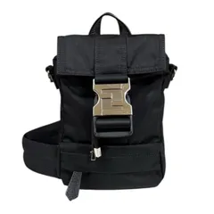 フェンディ フェンディネス ショルダーバッグ ナイロン 7VZ068 ブラック メンズ  FENDI  中古 フェンディのサムネイル