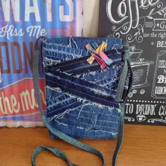 58☆USEDダメージデニムリメイク☆サコッシュ☆ショルダーバッグ☆ポシェット☆リメイクデニム☆