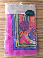 i4 　未使用　gunnadoo　スカーフ　ストール　マフラー大判　サイズ約78cm ✕78 cm　日本製