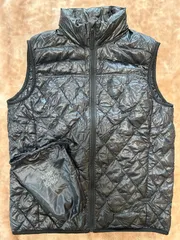 ユニクロUNIQLOウルトラライトダウン ダウンジャケット コート cort アウター 冬服 秋服 防寒ジャケット 防寒用 防寒服 ジャンパー ブルゾン black ブラック　黒色系  無地  サイズM　袋メンズ（men’s）男性用、紳士