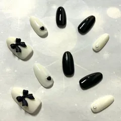 ハンドメイド     ネイルチップ１０個セット     白・黒 リボン