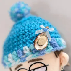 牡蠣だけに画期的！🦪頭に牡蠣がついてるよ！🦪牡蠣がついているボンボン帽子です🦪　タイムレス　寺西拓人　寺　寺西　帽子　タムぬい　服 メンカラ　水色　timelesz ぬい　オイスター　牡蠣　貝　アイドル