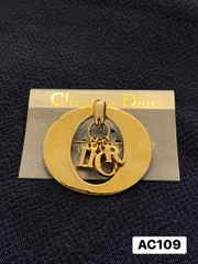 【ブローチ】Christian Dior クリスチャン・ディオール　ヴィンテージゴールドロゴブローチ　アクセサリー　AC109