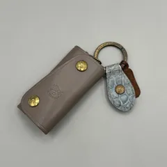 極美品　ILBISONTE　イルビゾンテ　キーケース　4連　ロゴ型押し　レザー　グレー
