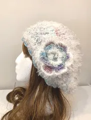 ハンドメイド　カールファー　ホワイト　ニット帽　ベレー帽　ビーニー