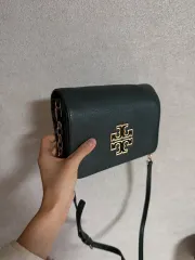 トリーバーチ グリーン カラー クロスバック チェーン 含む