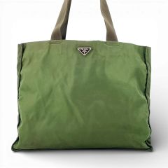 PRADA プラダ ナイロン トートバッグ 緑 大容量 三角ロゴ PC可 A4可