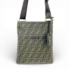 FENDI ズッカ キャンバス ユニセックス ショルダーバッグ