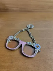 サマンサタバサ　チャーム　サングラスとお花ピンク