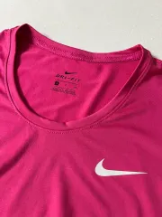 ナイキ ドライフィット ピンク 半袖 Tシャツ S