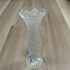 【226818】 花瓶　一輪挿し　ボヘミアガラス　チェコ　カットガラス　インテリア クリア