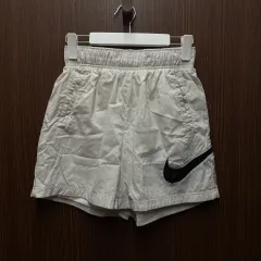 ナイキ ウーブン ハーフパンツ M (レディース)