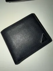 PRADA プラダ 三角ロゴ サフィアーノ 二つ折り財布